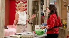 Две девицы на мели 2 сезон 2 серия