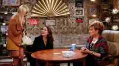 Две девицы на мели 2 сезон 15 серия